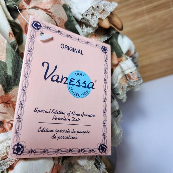 Vanessa Special Edition Fine Porcelain Doll Serie-2007 Dark Skin Eyes & Hair 16" - Picture 6 of 15